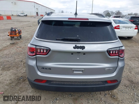 2017 Jeep Compass Latitude with VIN 3C4NJDBB2HT624891, listed as a IAAI auction lot 41538443 with 95,750 mi miles. Bid and sale history available at carsss.com. Image 16.