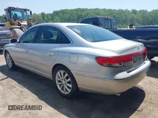 2006 Hyundai Azera SE with VIN KMHFC46F26A047498, listed as a IAAI auction lot 42093355 with 175,168 mi miles and . Bid and sale history available at DreamBid. Image 3.