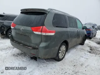 2013 Toyota Sienna XLE z VIN 5TDDK3DC1DS054184, wystawiony jako Copart lot #44821285 z przebiegiem 214 218 mil mil oraz Nie do naprawy • Non repairable. Historia ofert i sprzedaży dostępna na DreamBid. Obrazek 3.
