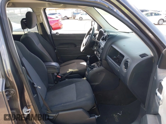 2016 Jeep Patriot Sport SE with VIN 1C4NJPBA4GD629071, listed as a IAAI auction lot 42163039 with 143,626 mi miles and . Bid and sale history available at carsss.com. Image 5.