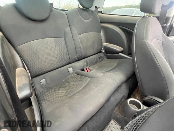 2007 MINI Hardtop S with VIN WMWMF73507TL90586, listed as a Copart auction lot 54109915 with 50,695 mi miles and Clean Title. Bid and sale history available at DreamBid. Image 6.