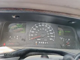 2000 Lincoln Town Car Signature with VIN 1LNHM82W9YY774120, listed as a Copart auction lot 59328725 with 137,910 mi miles and Salvage title. Bid and sale history available at DreamBid. Image 9.