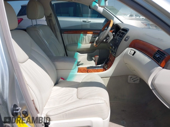 2001 Lexus LS 430 with VIN JTHBN30F510043149, listed as a IAAI auction lot 41933952 with 179,655 mi miles. Bid and sale history available at carsss.com. Image 5.