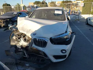 2019 BMW X1 sDrive28i z VIN WBXHU7C54K3H45462, wystawiony jako IAAI lot #41209117 z przebiegiem 52 719 mil mil oraz . Historia ofert i sprzedaży dostępna na DreamBid. Obrazek 12.