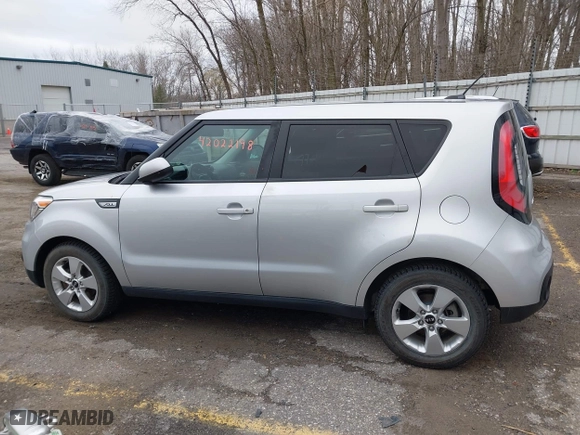 2019 Kia Soul with VIN KNDJN2A25K7687262, listed as a IAAI auction lot 42022198 with 100,727 mi miles. Bid and sale history available at carsss.com. Image 14.