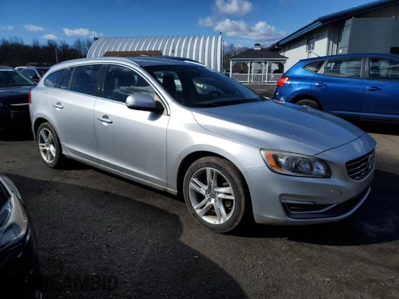 2015 Volvo V60 T5 Drive-E Premier z VIN YV140MEK6F1225135, wystawiony jako Copart lot #47532495 z przebiegiem 119 872 mil mil oraz Czysty tytuł • Clean title. Historia ofert i sprzedaży dostępna na DreamBid. Obrazek 4.