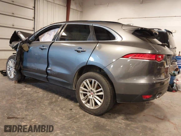 2017 Jaguar F-PACE 20d Prestige with VIN SADCK2BN6HA086744, listed as a IAAI auction lot 40730584 with 105,387 mi miles. Bid and sale history available at carsss.com. Image 3.