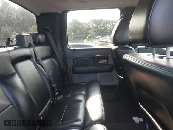2004 Ford F-150 XLT z VIN 1FTPW14534KD79126, wystawiony jako IAAI lot #42388904 z przebiegiem 223 543 mil mil oraz . Historia ofert i sprzedaży dostępna na DreamBid. Obrazek 8.