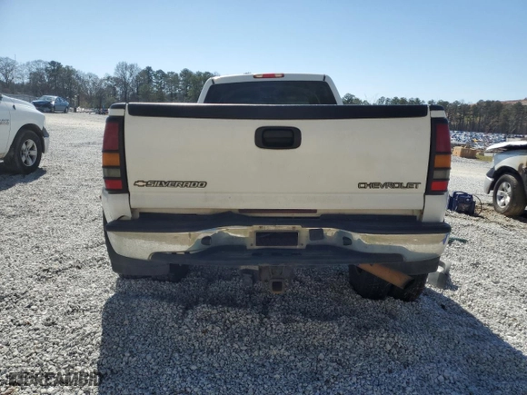 2002 Chevrolet Silverado 3500 LT with VIN 1GCJK33122F132424, listed as a Copart auction lot 47642225 with 157,995 mi miles and Salvage Title. Bid and sale history available at carsss.com. Image 6.