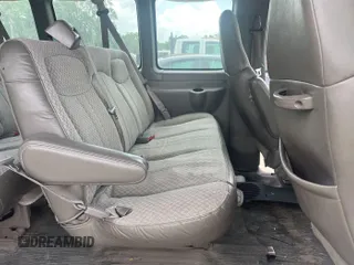 2004 Chevrolet City Express Cargo z VIN 1GAGG25U241161170, wystawiony jako IAAI lot #42470222 z przebiegiem 71 599 mil mil oraz . Historia ofert i sprzedaży dostępna na DreamBid. Obrazek 19.