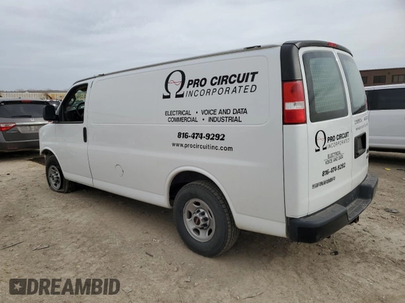 2017 GMC Savana Cargo z VIN 1GTW7AFF7H1291089, wystawiony jako Copart lot #49146145 z przebiegiem Nie podano mil oraz Szkody całkowita. Historia ofert i sprzedaży dostępna na DreamBid. Obrazek 2.