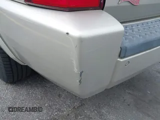 2006 Jeep Commander Limited с VIN 1J8HG58N76C359714, выставлен на аукционе IAAI как лот 42623888 с пробегом 132 101 миль миль и . История ставок и продаж доступна на DreamBid. Изображение 6.