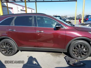 2019 Kia Sorento LX V6 with VIN 5XYPG4A53KG594088, listed as a IAAI auction lot 41249727 with 32,631 mi miles. Bid and sale history available at carsss.com. Image 13.