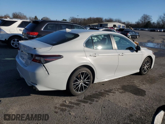 2022 Toyota Camry SE with VIN 4T1G11AK9NU050912, listed as a Copart auction lot 48196225 with 65,032 mi miles and Salvage Title. Bid and sale history available at DreamBid. Image 3.