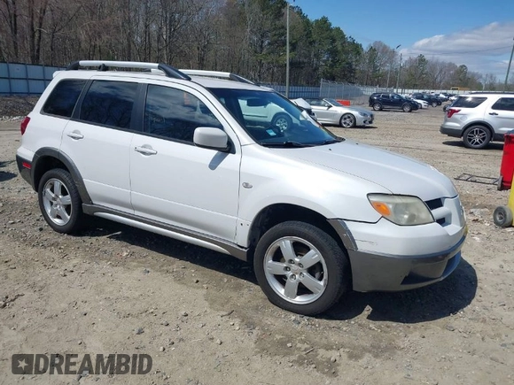 2005 Mitsubishi Outlander XLS with VIN JA4LX41F55U004879, listed as a IAAI auction lot 41835968 with 212,199 mi miles. Bid and sale history available at carsss.com. Image 1.