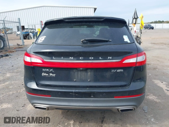 2016 Lincoln MKX Reserve z VIN 2LMTJ8LP6GBL22104, wystawiony jako IAAI lot #41879300 z przebiegiem 168 162 mil mil oraz . Historia ofert i sprzedaży dostępna na DreamBid. Obrazek 17.