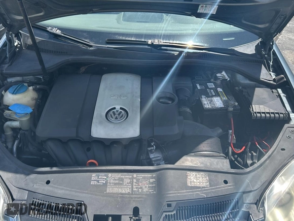 2006 Volkswagen Jetta z VIN 3VWRG81K46M724245, wystawiony jako Copart lot #57293785 z przebiegiem 212 639 mil mil oraz Czysty tytuł • Clean title. Historia ofert i sprzedaży dostępna na DreamBid. Obrazek 7.