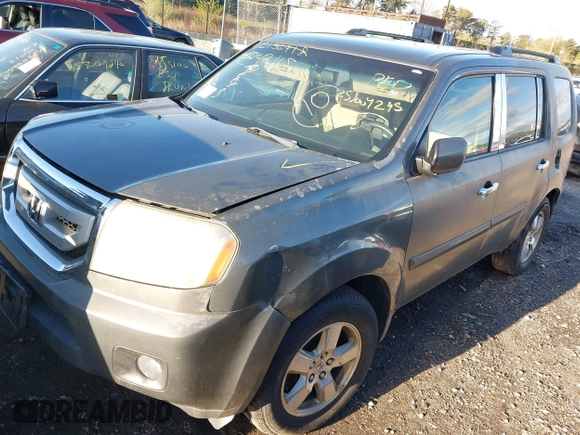 2009 Honda Pilot EX with VIN 5FNYF48489B004599, listed as a IAAI auction lot 42142115 with 999,999 mi miles. Bid and sale history available at carsss.com. Image 2.