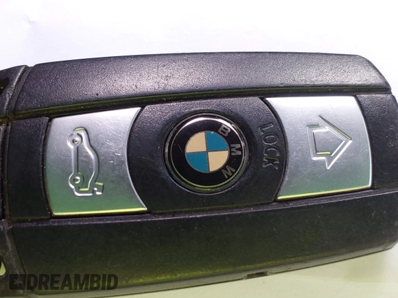 2011 BMW 3 Series 328i xDrive z VIN WBAPK5C56BA656503, wystawiony jako IAAI lot #42512351 z przebiegiem Nie podano mil oraz . Historia ofert i sprzedaży dostępna na DreamBid. Obrazek 11.