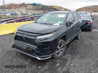 2022 Toyota RAV4 SE z VIN JTMAB3FV7ND090427, wystawiony jako IAAI lot #42307900 z przebiegiem 27 285 mil mil oraz . Historia ofert i sprzedaży dostępna na DreamBid. Obrazek 2.