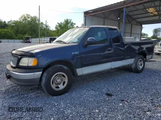 2002 Ford F-150 XL z VIN 1FTRX17232NB20820, wystawiony jako Copart lot #55062355 z przebiegiem 231 726 mil mil oraz Szkoda całkowita • Salvage title. Historia ofert i sprzedaży dostępna na DreamBid. Obrazek 1.