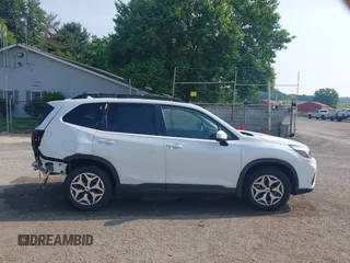 2021 Subaru Forester Premium with VIN JF2SKAJC9MH496376, listed as a IAAI auction lot 42491525 with 25,276 mi miles and . Bid and sale history available at DreamBid. Image 14.