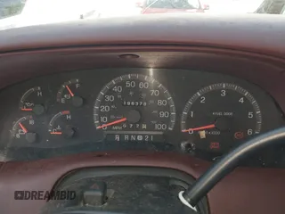 1997 Ford F-150 XL с VIN 1FTDX18W3VNC56963, выставлен на аукционе IAAI как лот 42527974 с пробегом 196 378 миль миль и . История ставок и продаж доступна на DreamBid. Изображение 7.