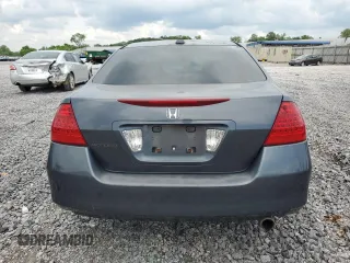 2006 Honda Accord EX-L z VIN 1HGCM56826A163491, wystawiony jako Copart lot #54251235 z przebiegiem 196 630 mil mil oraz Szkoda całkowita • Salvage title. Historia ofert i sprzedaży dostępna na DreamBid. Obrazek 6.