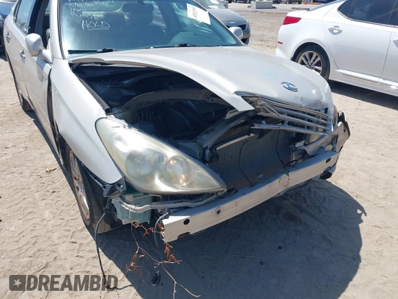 2002 Lexus ES 300 with VIN JTHBF30G820060132, listed as a IAAI auction lot 42021953 with 167,763 mi miles. Bid and sale history available at carsss.com. Image 6.
