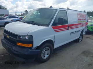 2022 Chevrolet Express Cargo Van with VIN 1GCWGAFP8N1281210, listed as a IAAI auction lot 40402854 with 25,280 mi miles. Bid and sale history available at carsss.com. Image 17.