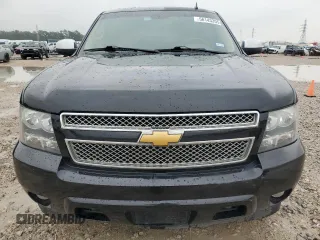 2013 Chevrolet Suburban LT with VIN 1GNSKJE78DR330458, listed as a Copart auction lot 56143205 with 202,809 mi miles and Clean Title. Bid and sale history available at DreamBid. Image 5.