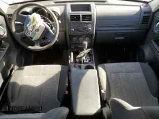 2009 Dodge Nitro SE z VIN 1D8GT28KX9W530723, wystawiony jako Copart lot #76746494 z przebiegiem 209 817 mil mil oraz Szkoda całkowita • Salvage title. Historia ofert i sprzedaży dostępna na DreamBid. Obrazek 8.