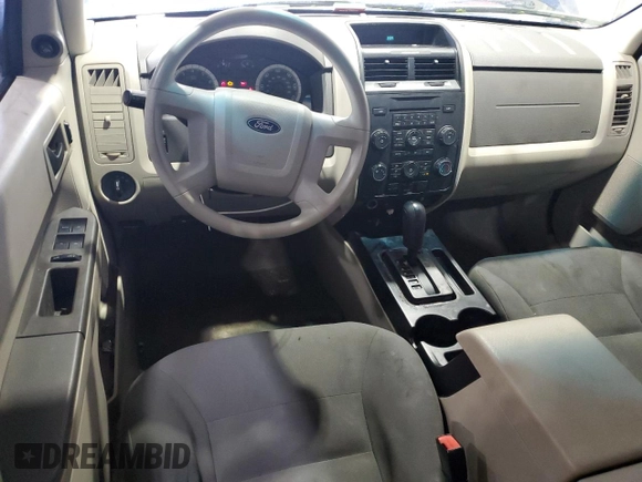 2008 Ford Escape XLS z VIN 1FMCU92Z78KB78176, wystawiony jako Copart lot #54753515 z przebiegiem 126 963 mil mil oraz Czysty tytuł • Clean title. Historia ofert i sprzedaży dostępna na DreamBid. Obrazek 8.