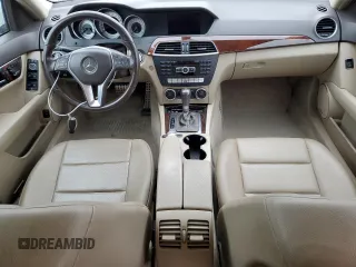 2012 Mercedes-Benz C 350 z VIN WDDGF8JB9CA710837, wystawiony jako Copart lot #82681474 z przebiegiem 130 815 mil mil oraz Szkoda całkowita • Salvage title. Historia ofert i sprzedaży dostępna na DreamBid. Obrazek 8.