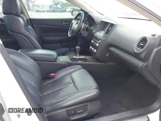 2014 Nissan Maxima SV z VIN 1N4AA5AP0EC473211, wystawiony jako IAAI lot #41863206 z przebiegiem 79 184 mil mil oraz . Historia ofert i sprzedaży dostępna na DreamBid. Obrazek 5.