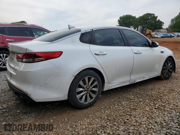 2017 Kia Optima LX z VIN 5XXGT4L36HG124383, wystawiony jako Copart lot #54276425 z przebiegiem 213 621 mil mil oraz Szkoda całkowita • Salvage title. Historia ofert i sprzedaży dostępna na DreamBid. Obrazek 3.