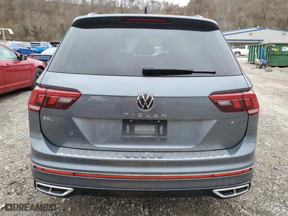 2022 Volkswagen Tiguan SEL R-Line with VIN 3VV4B7AX1NM149958, listed as a Copart auction lot 48055175 with 31,908 mi miles and Salvage Title. Bid and sale history available at carsss.com. Image 6.