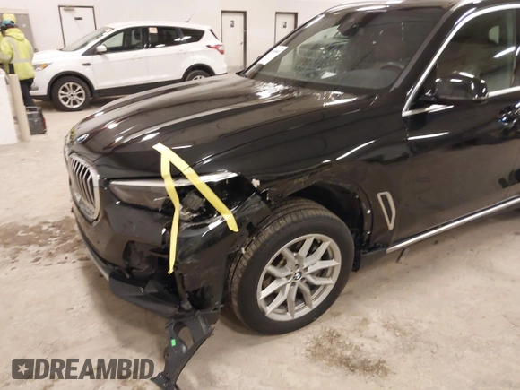 2023 BMW X5 xDrive40i with VIN 5UXCR6C08P9R88991, listed as a IAAI auction lot 41965881 with 33,136 mi miles. Bid and sale history available at carsss.com. Image 6.