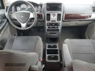 2009 Chrysler Town & Country Touring with VIN 2A8HR54X39R703438, listed as a Copart auction lot 86143644 with 254,748 mi miles and Clean Title. Bid and sale history available at DreamBid. Image 8.
