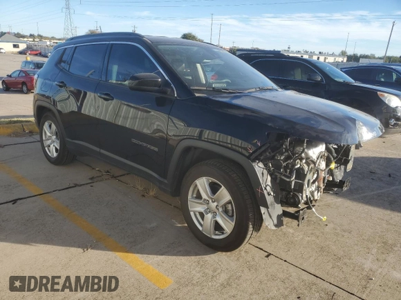 2022 Jeep Compass Latitude with VIN 3C4NJCBB4NT113558, listed as a Copart auction lot 79812584 with 39,636 mi miles and Salvage Title. Bid and sale history available at carsss.com. Image 4.