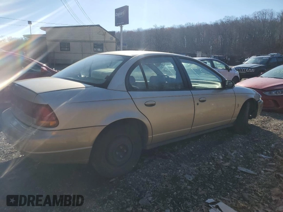 1998 Saturn SL z VIN 1G8ZK5275WZ210570, wystawiony jako Copart lot #82993114 z przebiegiem 144 690 mil mil oraz Szkody całkowita. Historia ofert i sprzedaży dostępna na DreamBid. Obrazek 3.