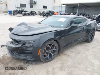 2019 Chevrolet Camaro 2SS с VIN 1G1FH1R78K0118785, выставлен на аукционе IAAI как лот 41365572 с пробегом 62 169 миль миль и . История ставок и продаж доступна на DreamBid. Изображение 17.
