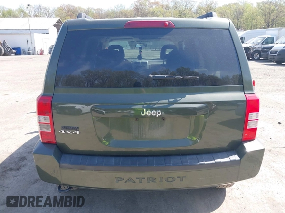 2008 Jeep Patriot Sport with VIN 1J8FF28W98D785130, listed as a IAAI auction lot 42069574 with 180,092 mi miles. Bid and sale history available at carsss.com. Image 16.