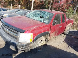 2007 Chevrolet Silverado 1500 LT w/1LT with VIN 1GCEK19J57Z531170, listed as a IAAI auction lot 38915638 with 146,834 mi miles. Bid and sale history available at carsss.com. Image 2.