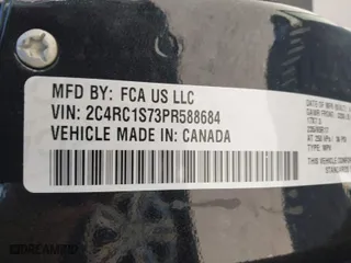 2023 Chrysler Pacifica Hybrid Limited with VIN 2C4RC1S73PR588684, listed as a IAAI auction lot 42009317 with 45,372 mi miles. Bid and sale history available at carsss.com. Image 9.