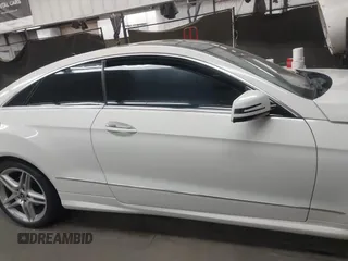 2011 Mercedes-Benz E-Class E 550 with VIN WDDKJ7CB1BF085612, listed as a IAAI auction lot 41925770 with 90,254 mi miles. Bid and sale history available at carsss.com. Image 14.