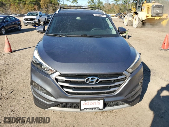 2017 Hyundai Tucson Sport z VIN KM8J33A26HU326088, wystawiony jako Copart lot #82030663 z przebiegiem 111 615 mil mil oraz Czysty tytuł • Clean title. Historia ofert i sprzedaży dostępna na DreamBid. Obrazek 5.