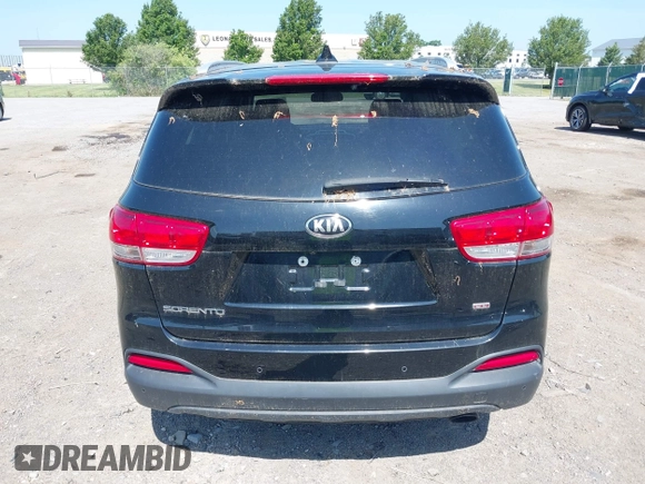 2017 Kia Sorento LX z VIN 5XYPGDA32HG265986, wystawiony jako IAAI lot #42571760 z przebiegiem 108 677 mil mil oraz . Historia ofert i sprzedaży dostępna na DreamBid. Obrazek 16.