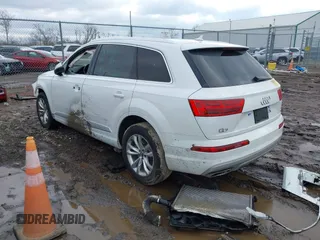 2018 Audi Q7 Premium Plus with VIN WA1LHAF74JD001365, listed as a IAAI auction lot 41503241 with 114,110 mi miles. Bid and sale history available at carsss.com. Image 3.