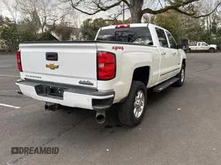 2015 Chevrolet Silverado 3500HD High Country with VIN 1GC4K1E86FF585320, listed as a Copart auction lot 45056365 with 184,776 mi miles and Salvage Title. Bid and sale history available at DreamBid. Image 4.